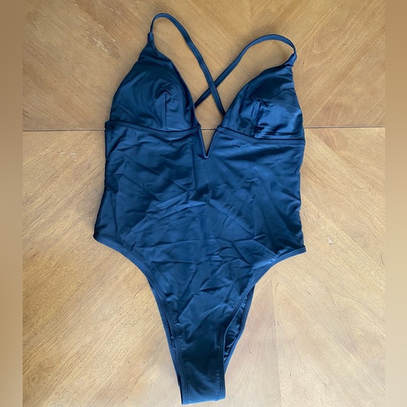 Cupshe Deep V One Piece M - Picture 2 of 8